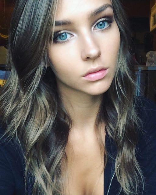 Rachel Cook taking a selfie