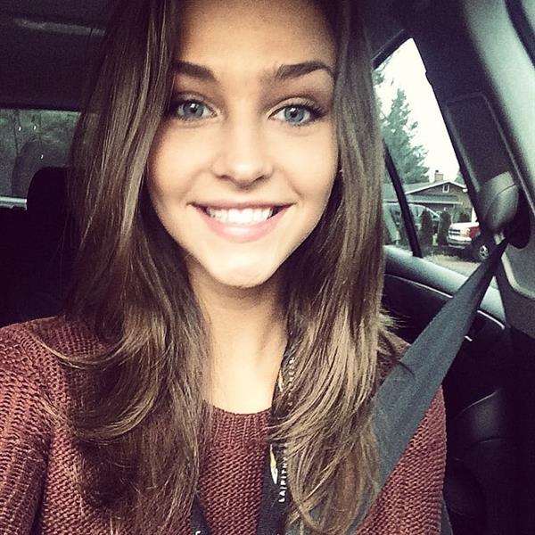 Rachel Cook taking a selfie