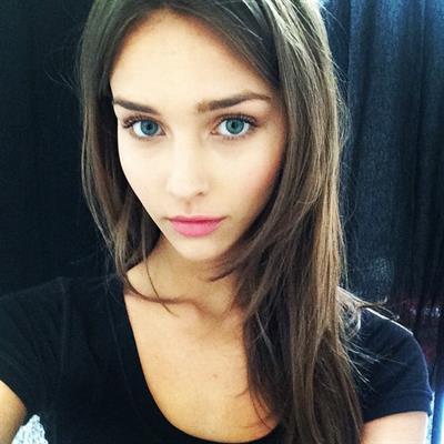 Rachel Cook taking a selfie