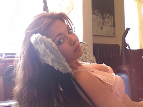 Jessica Ashley in lingerie taking a selfie