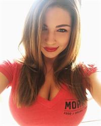 Jessica Ashley taking a selfie