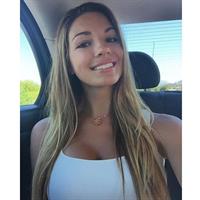 Jessica Ashley taking a selfie