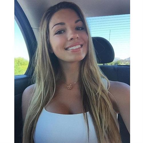 Jessica Ashley taking a selfie