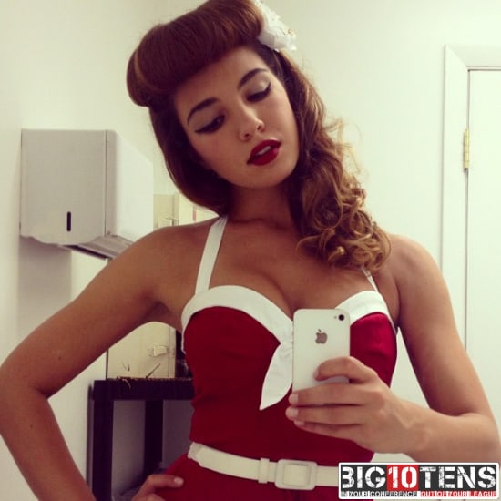 Jessica Ashley taking a selfie