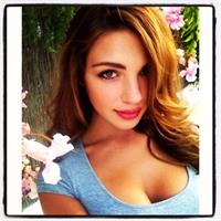 Jessica Ashley taking a selfie