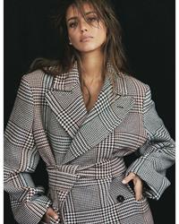 Jessica Alba topless and sexy new photo shoot for Harper's Bazaar.





















