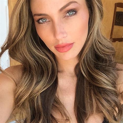 Simone Villas Boas taking a selfie