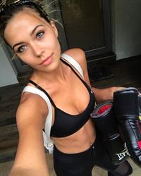 Sandra Kubicka taking a selfie