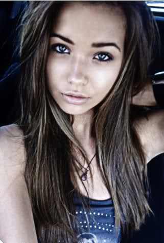 Sandra Kubicka taking a selfie