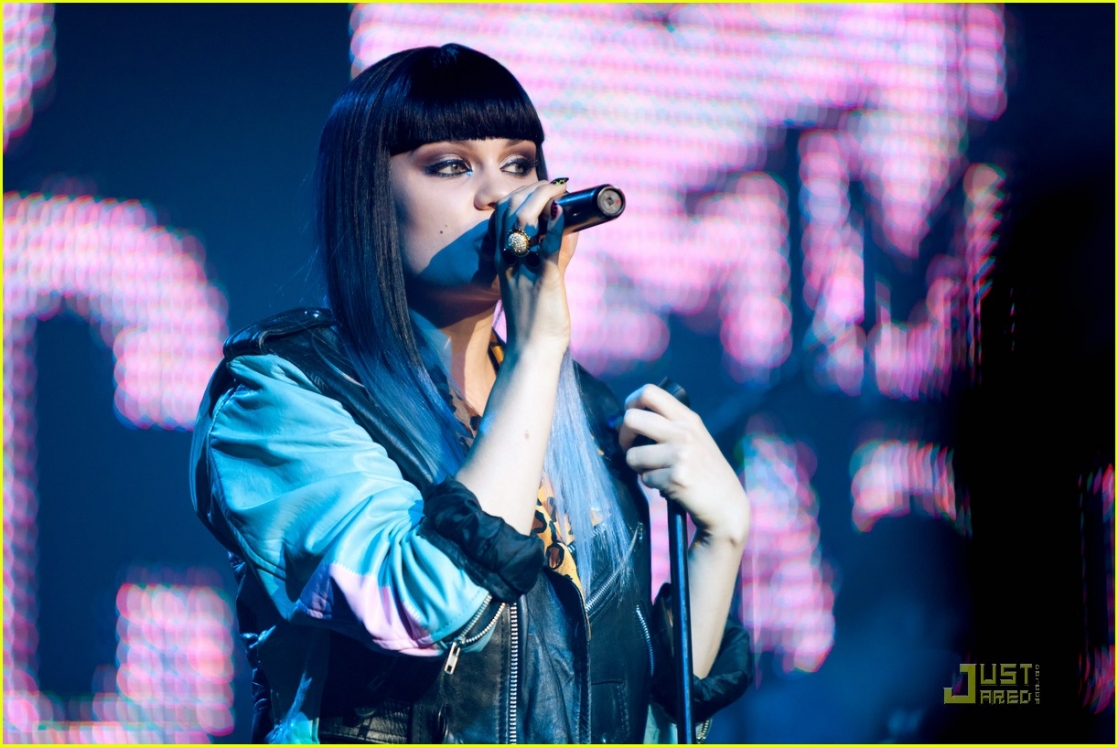 Jessie James Decker Pictures Jessie James Decker