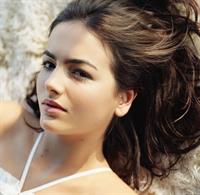 Camilla Belle