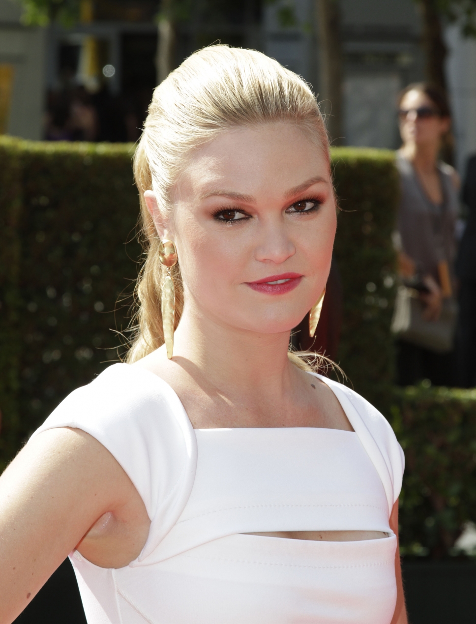 Julia Stiles