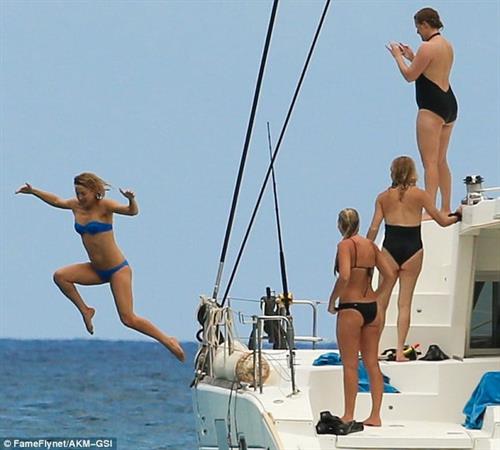 Kate Hudson in a bikini