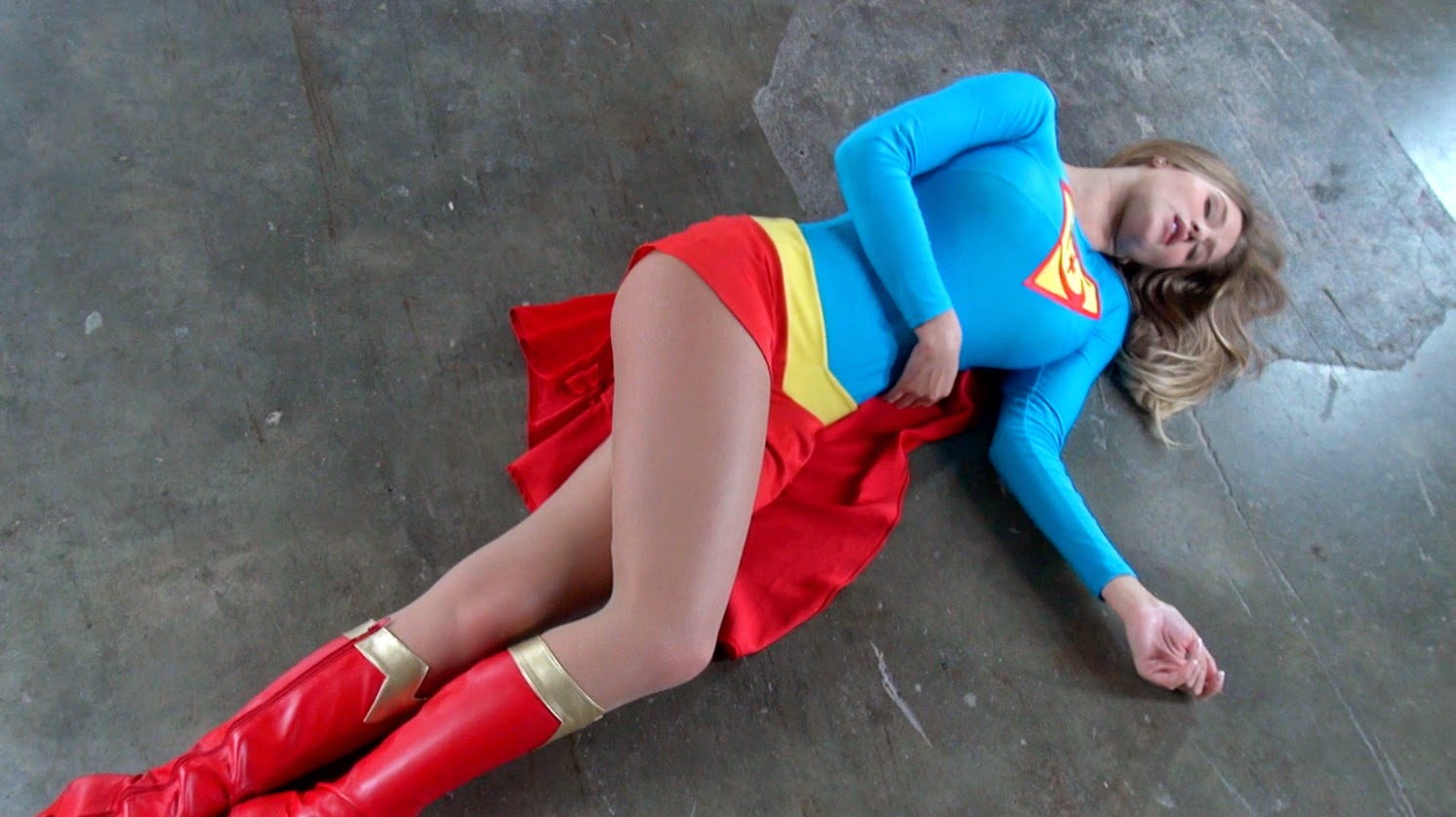 Superheroine Defeated