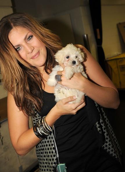 Hillary Scott (Singer)