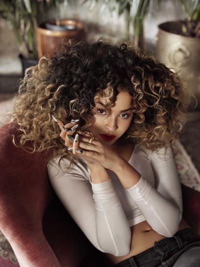 Ella Eyre