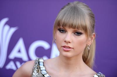 Taylor Swift 48th Annual Academy of Country Music Awards in Las Vegas 4/7/13 