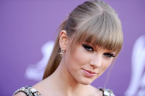 Taylor Swift 48th Annual Academy of Country Music Awards in Las Vegas 4/7/13 