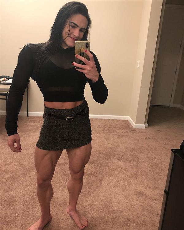 Natalia Abraham Coelho taking a selfie