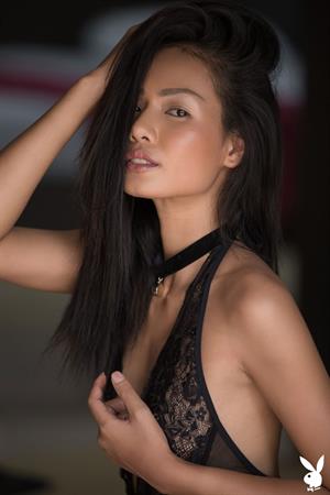 Exotic Magen in Lingerie