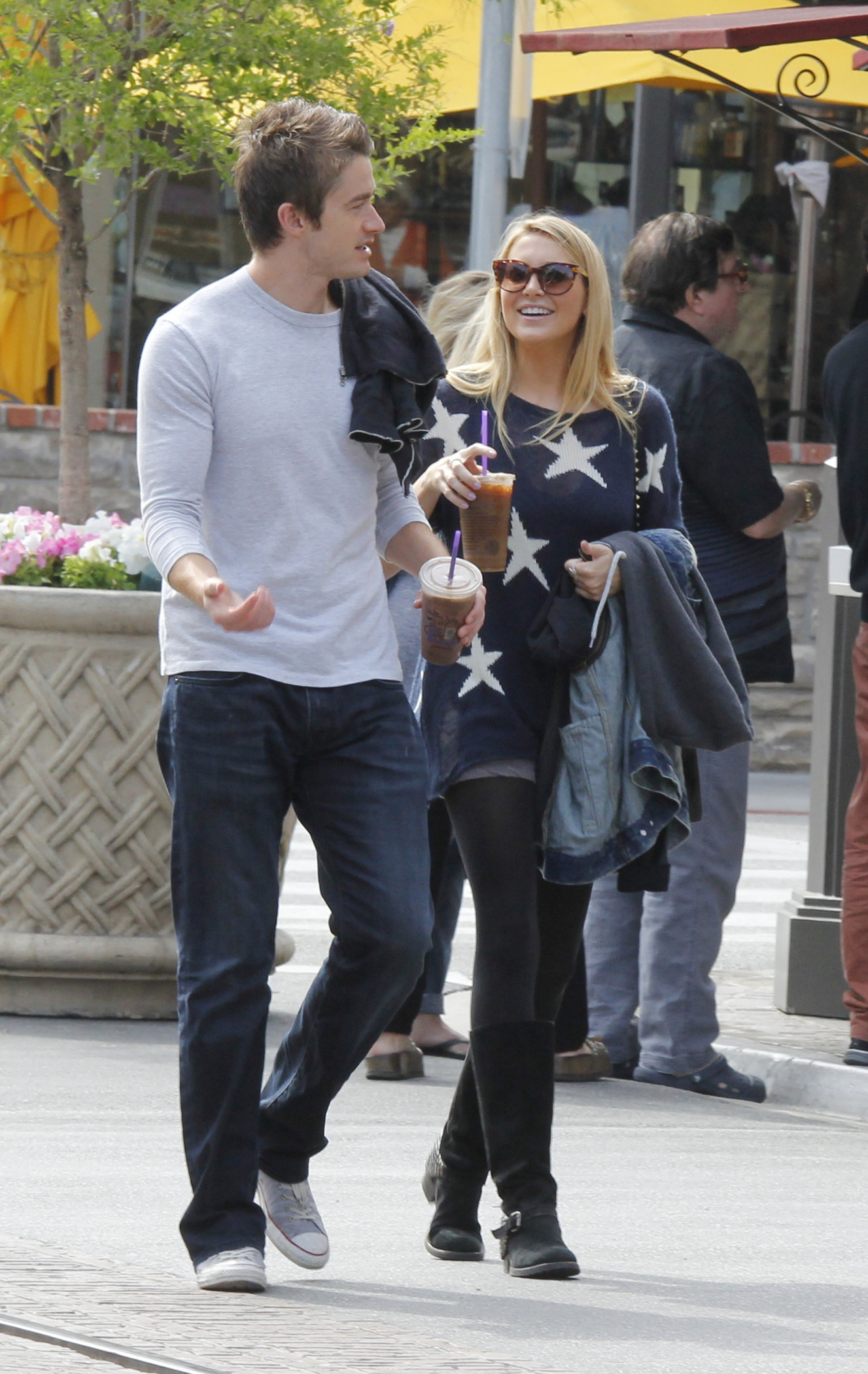 Stephanie Pratt with Robert Buckley in Los Angeles (16.05.2013) 