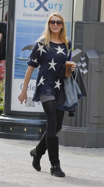 Stephanie Pratt with Robert Buckley in Los Angeles (16.05.2013) 