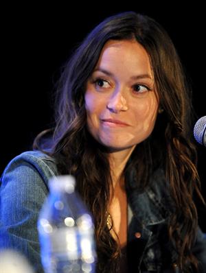 Summer Glau at Wizard World Comic-Con in Chicago (Day 2) - August 10, 2013 
