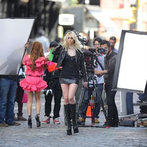 Taylor Momsen on the set of an untitled Tomomi Itano Music Video (09.04.2013) 