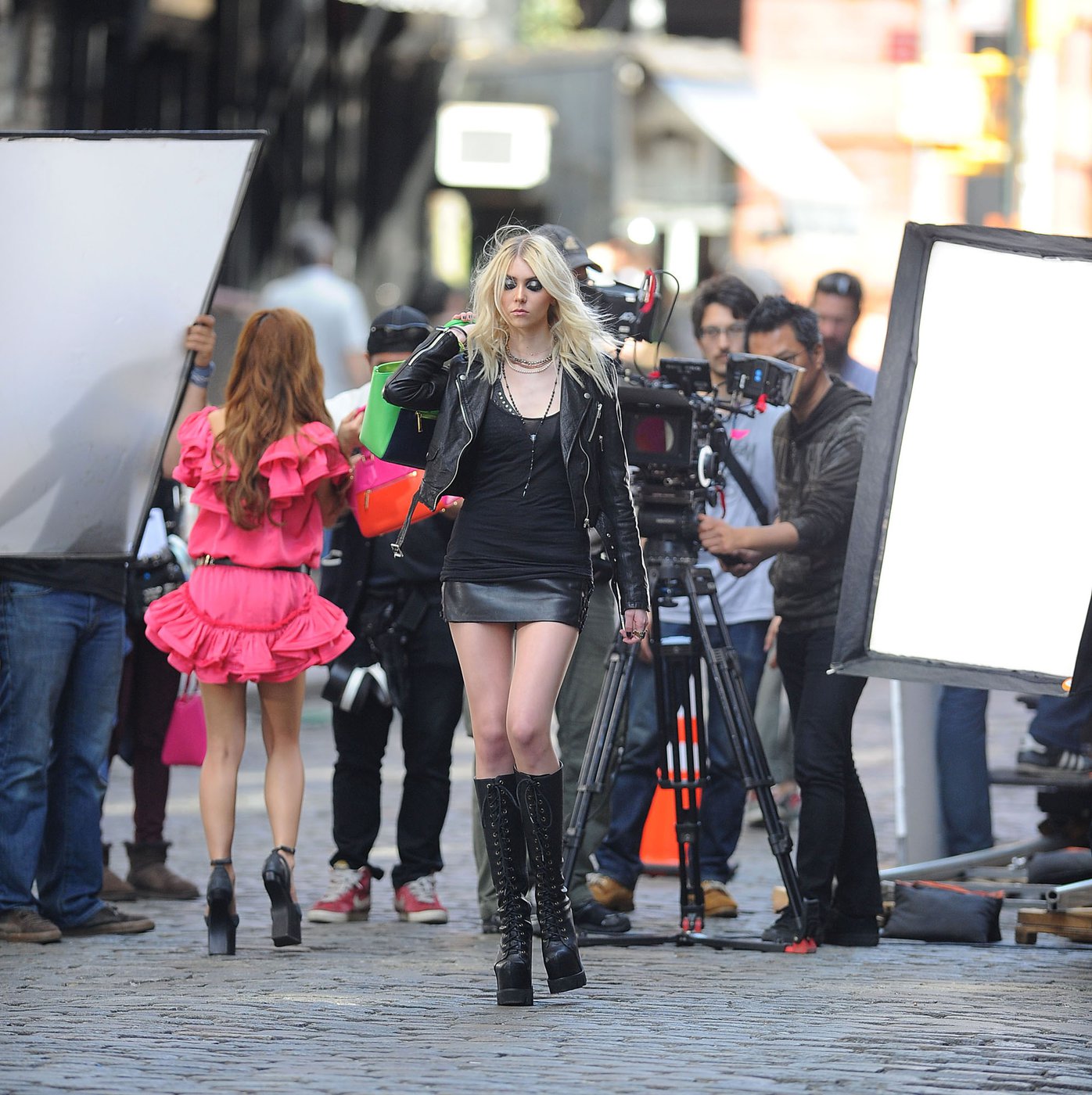 Taylor Momsen on the set of an untitled Tomomi Itano Music Video (09.04.2013) 