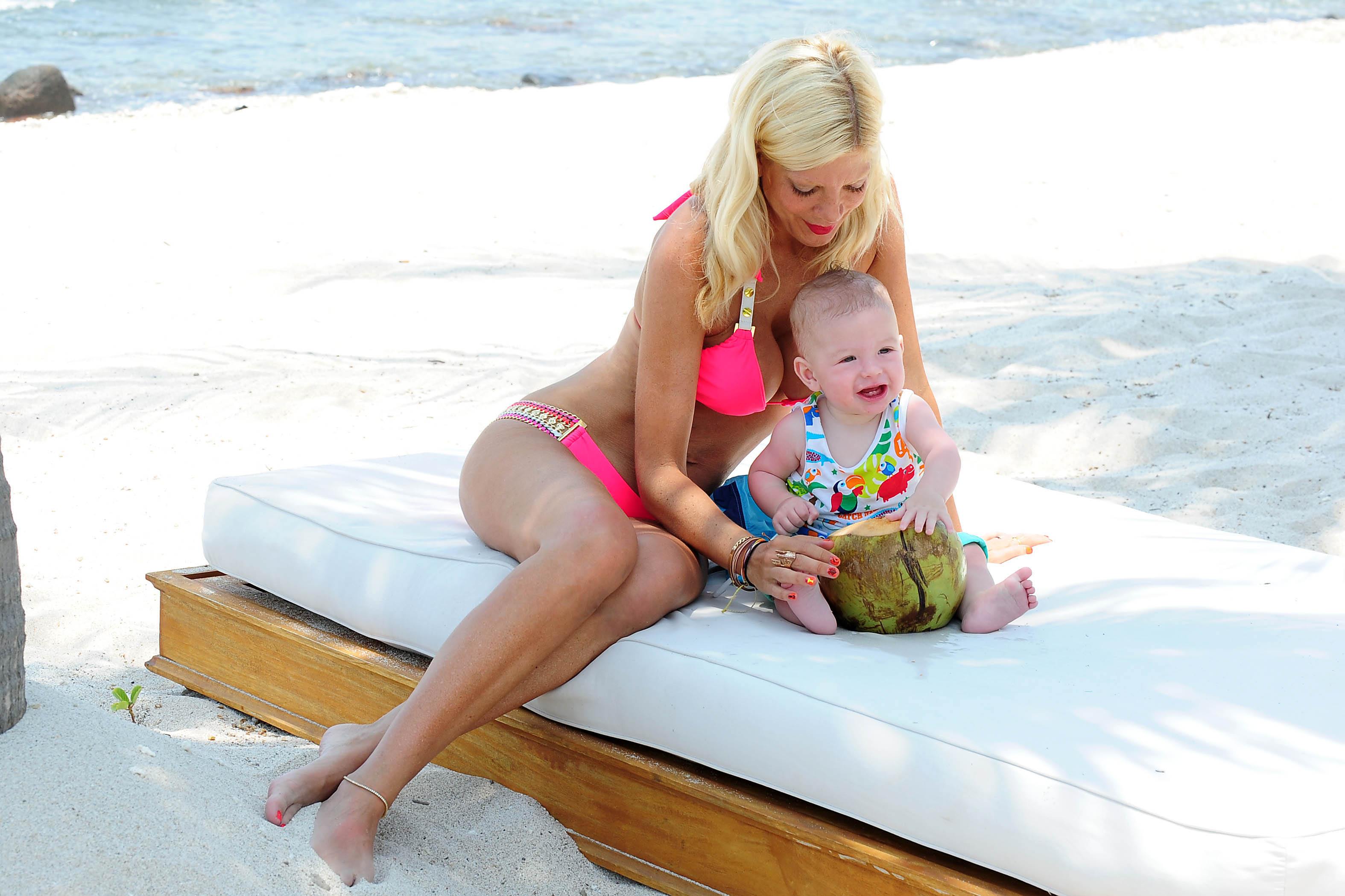 Tori Spelling Celebrates her birthday with family at the St Regis Punta Mita Resort in Mexico (May 20, 2013) 