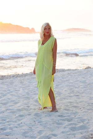 Tori Spelling Celebrates her birthday with family at the St Regis Punta Mita Resort in Mexico (May 20, 2013) 
