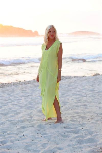 Tori Spelling Celebrates her birthday with family at the St Regis Punta Mita Resort in Mexico (May 20, 2013) 