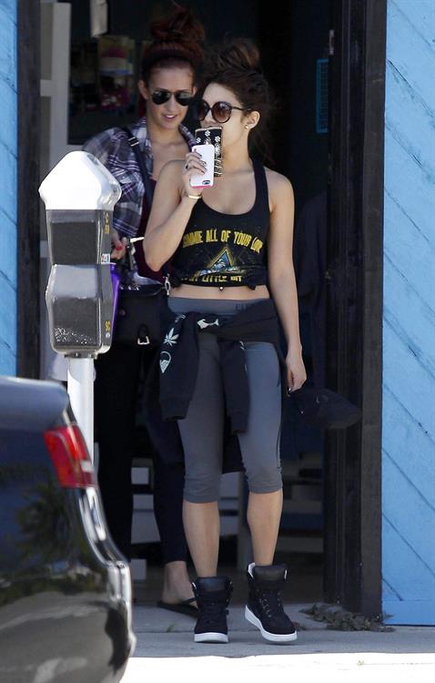Vanessa Hudgens Spotted after workout in Studio City (May 28, 2013) 