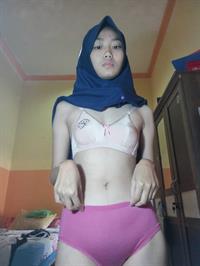 College girl 18
June 01 2001