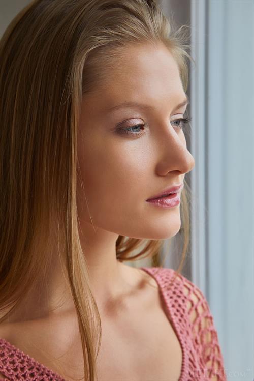 Tiffany Tatum Strips off her Dress