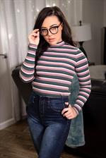 Whitney Wright Strips off her Jeans