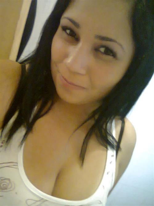 Fernanda (Nickname for Modeling Peituda Safada)
She is a hot brazilian Dancer. 
24yo from Curitiba Brazil