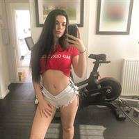 Lauren Alexis taking a selfie