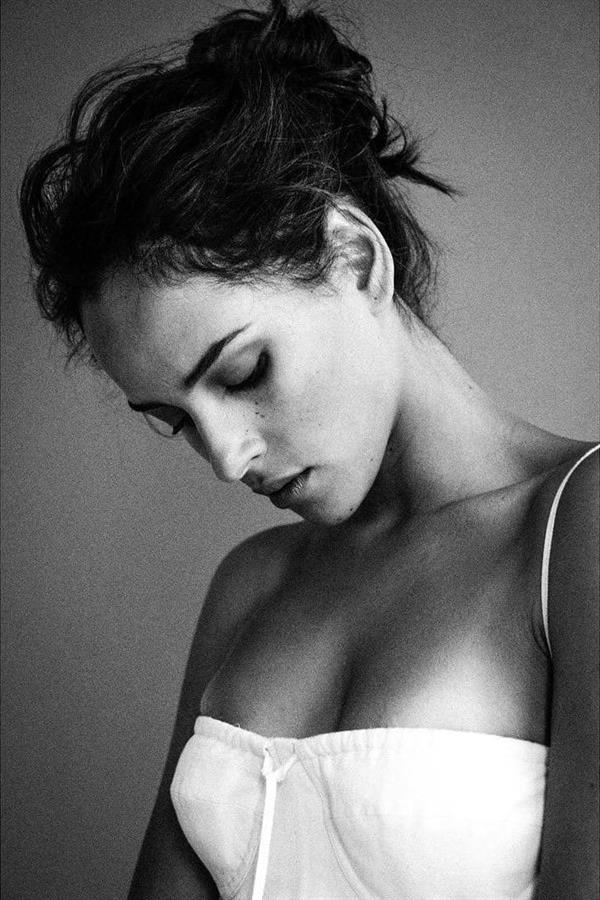 Adria Arjona