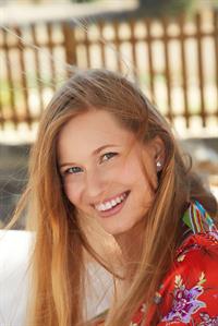 Stella Cardo Shows off her Beautiful Melons