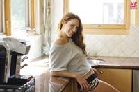 Amanda Righetti in lingerie