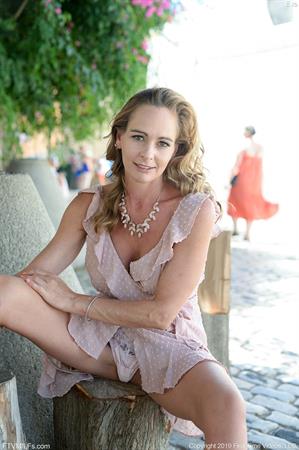 Eve Nude Pictures Train Station