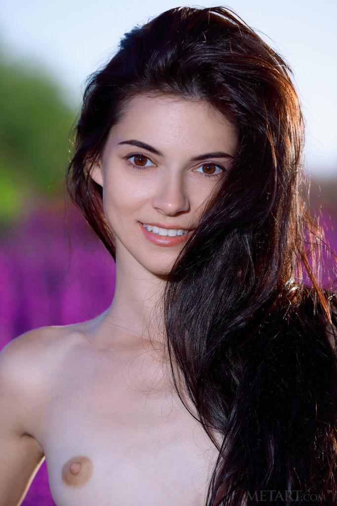 Aleksandrina in Neon