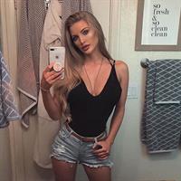 Cambria Joy taking a selfie