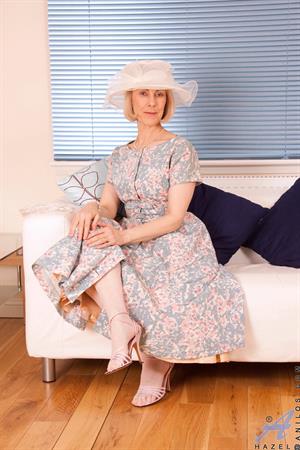 Anilos Hazel plunges a cucumber deep into her mature pussy for ultimate pleasure