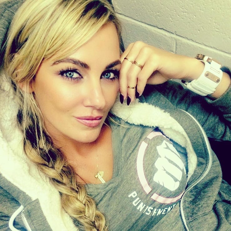 Amber Nichole Miller taking a selfie