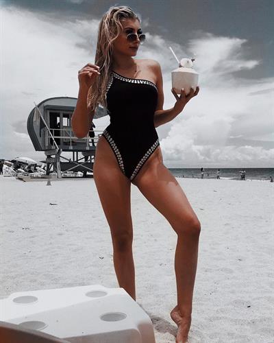 Electra Mustaine Pictures Electra Mustaine