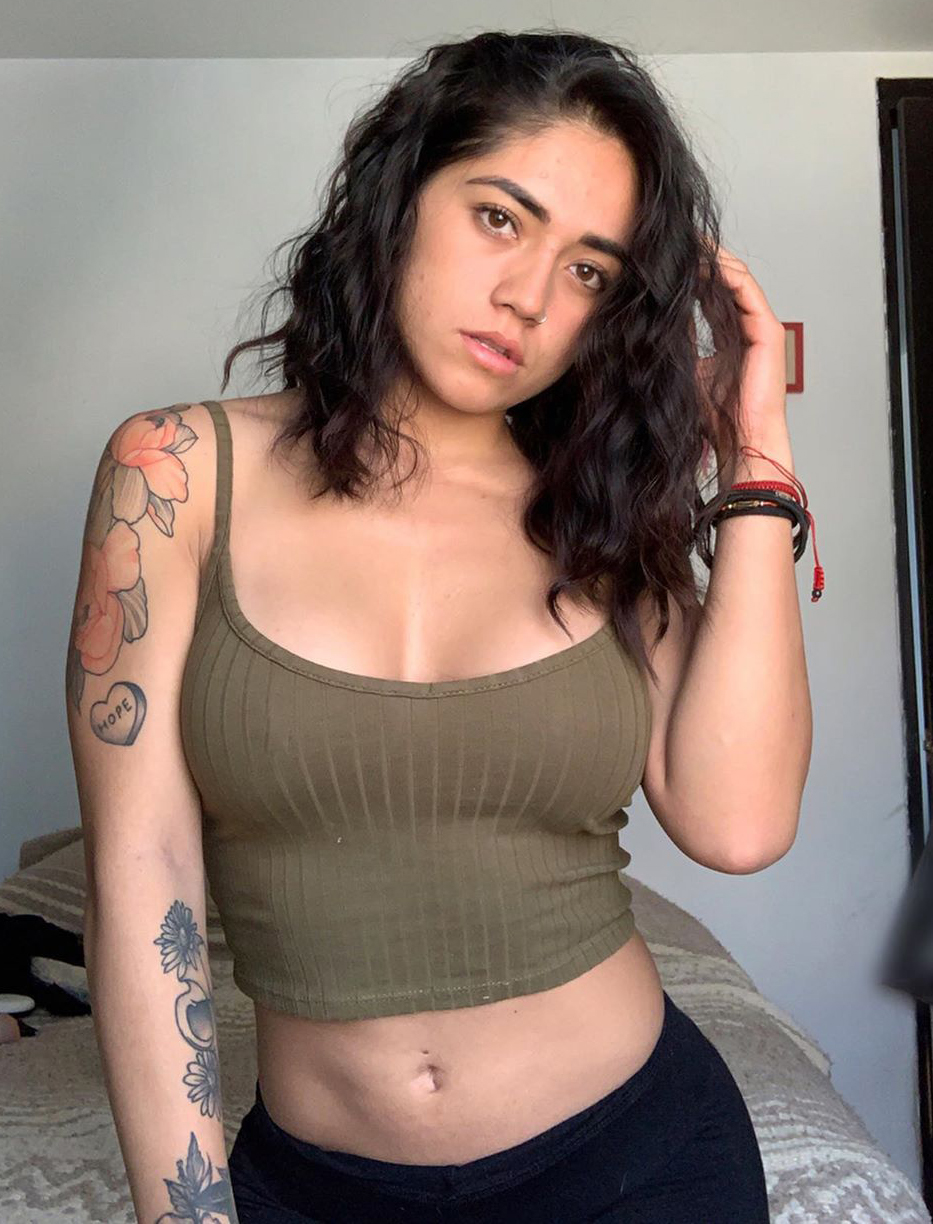 Alaide Penaloza Bikini Pictures Alaide Penaloza in a bikini