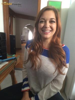 Hey guys! I thought I would surprise you all with another round of shots I did with my iPhone...  because iPhones cameras are good for big tits, too.