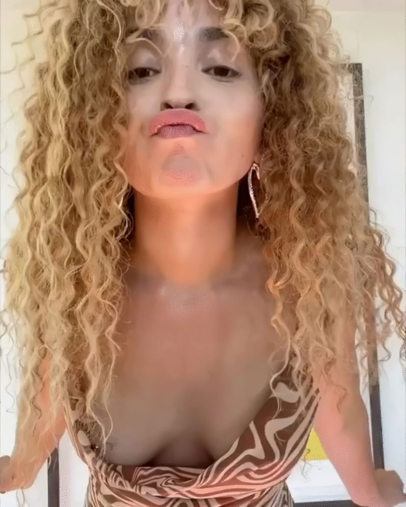 ella-eyre